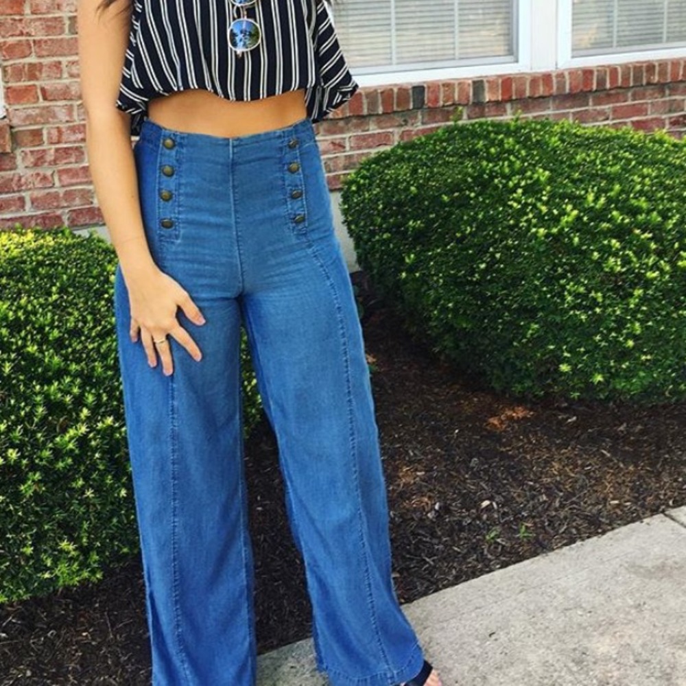 Abercrombie & Fitch High Wasted Button Denim